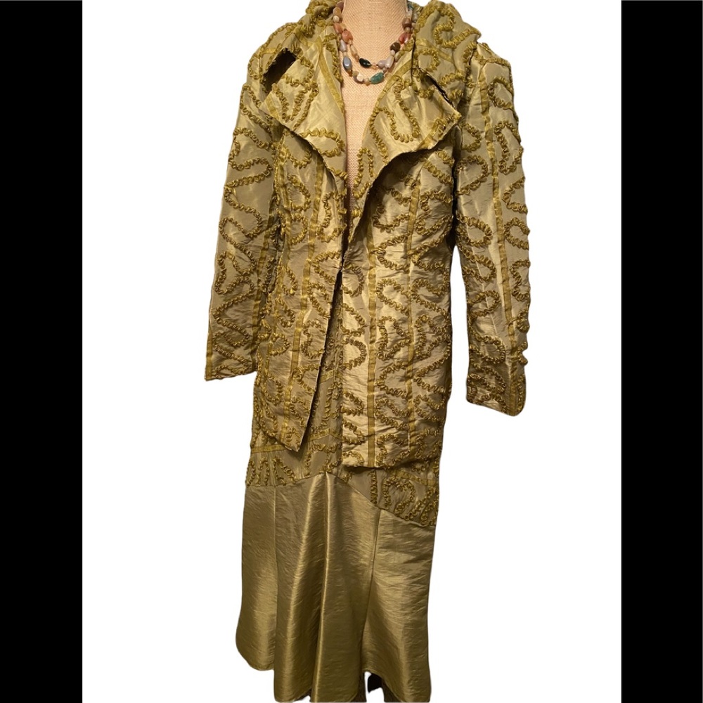 Nubiano New York 2-piece Skirt Suit in Olive